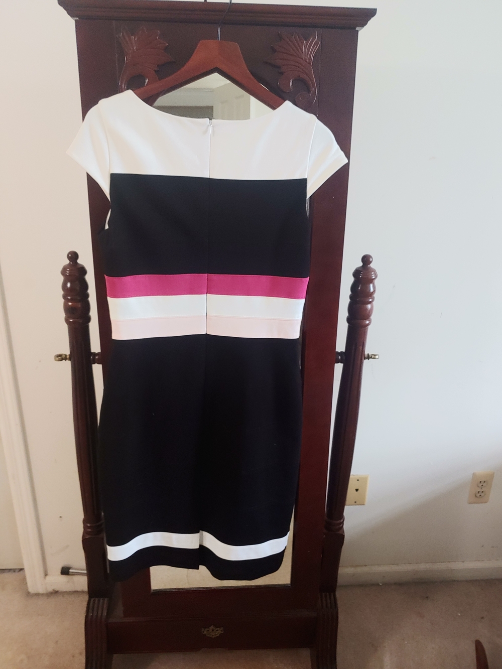 Women’s Colorblock Sheath Dress - White, Black & Pink - Picture 1 of 2